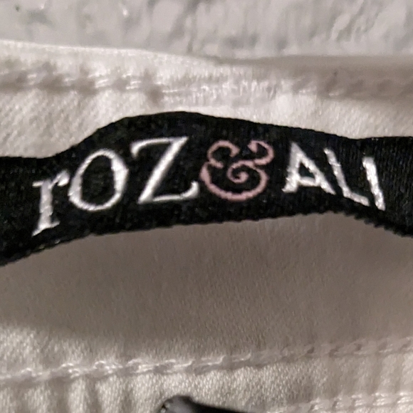Roz & Ali White Denim Ankle Pants Sz. 14P - Picture 12 of 13